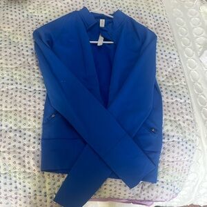 Lululemon poolside jacket size 6